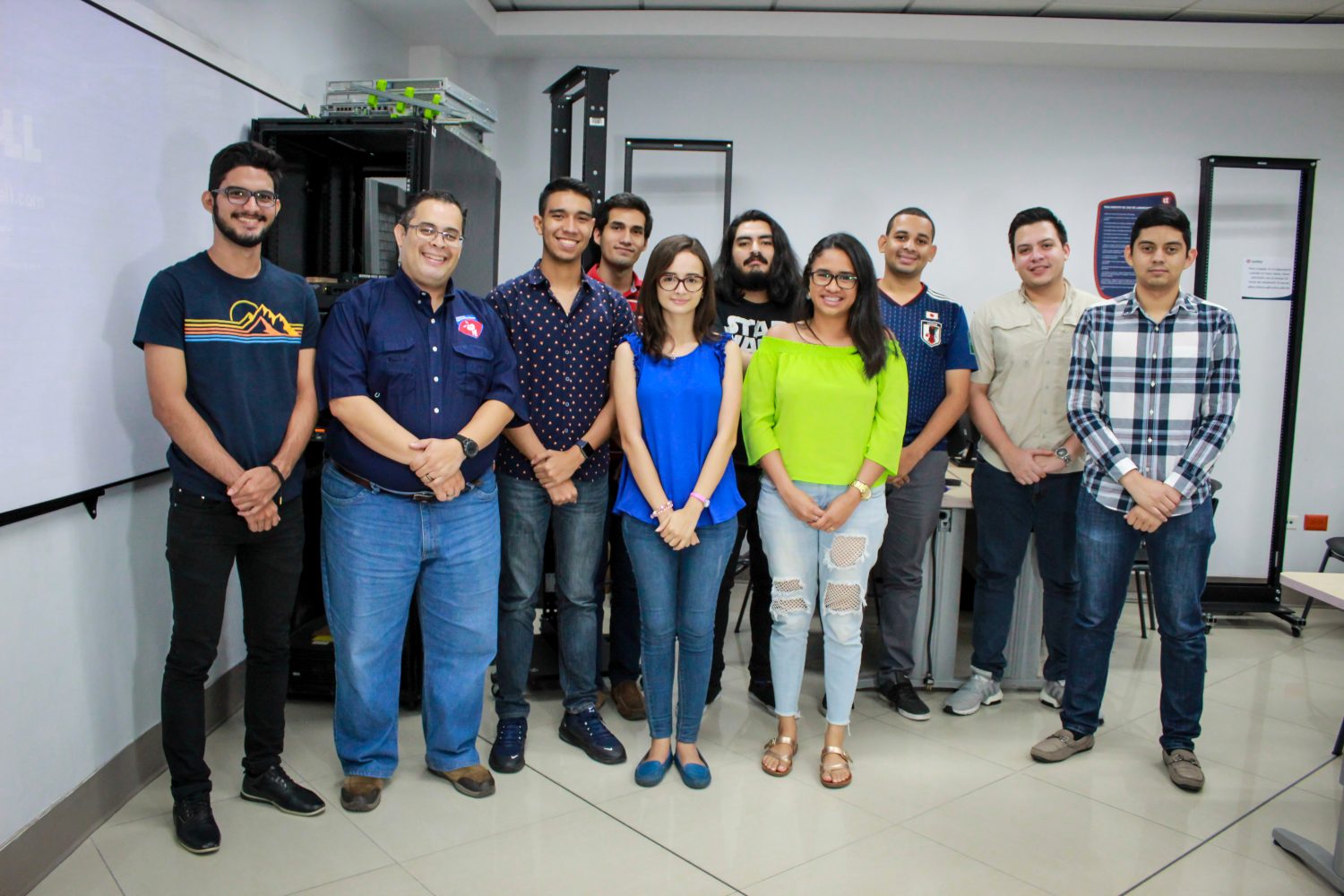 Cisco Academy reconoce a docente de UNITEC SPS como Instructor de Excelencia