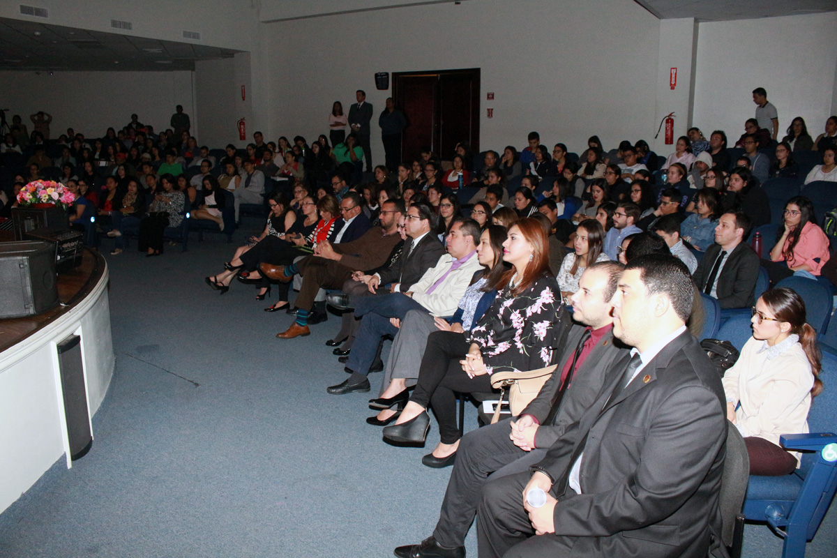 Estudiantes y docentes de UNITEC TGU entregan proyectos de vinculaci&oacute;n para apoyar a alcald&iacute;as y organizaciones