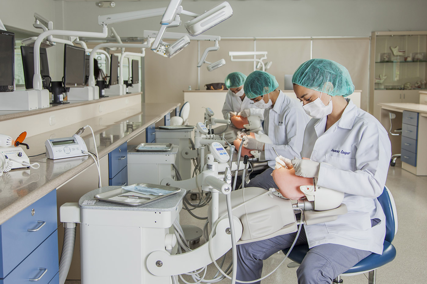 Licenciatura en Cirug&iacute;a Dental
