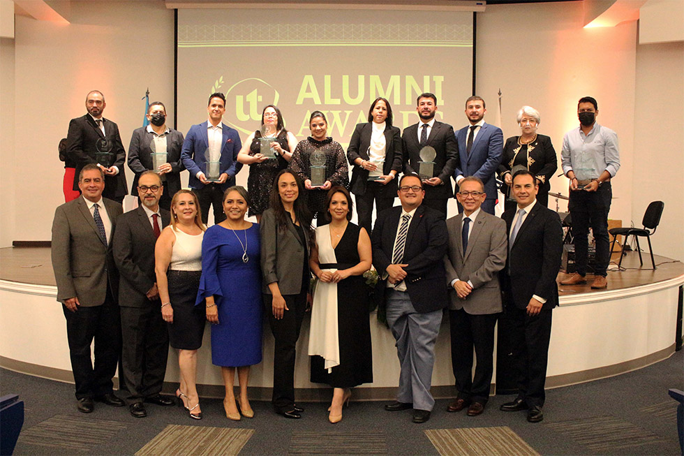 UNITEC premia a egresados destacados en la ceremonia ALUMNI AWARDS