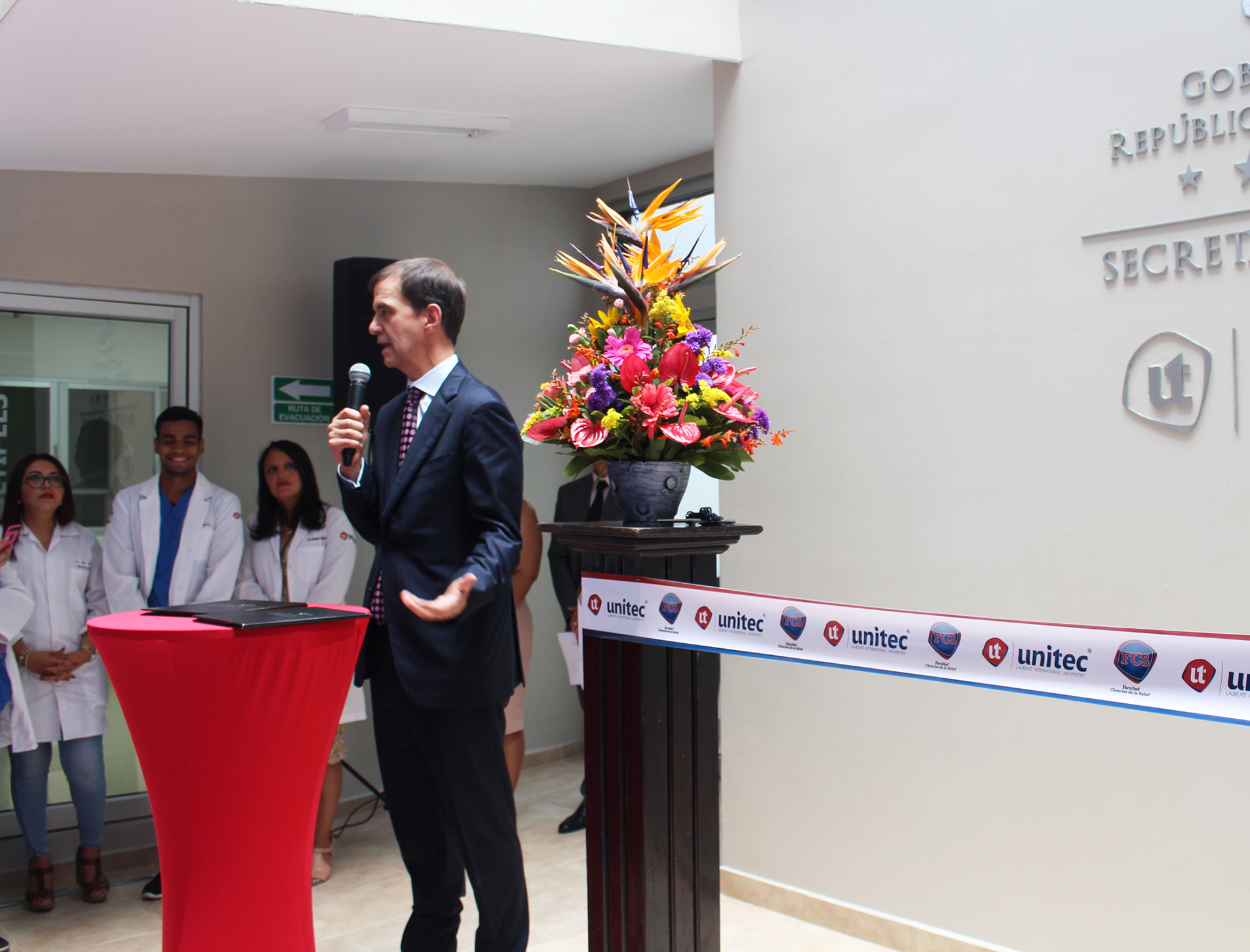 UNITEC inaugura novedosa Unidad de Docencia en Policl&iacute;nico Alonso Suazo