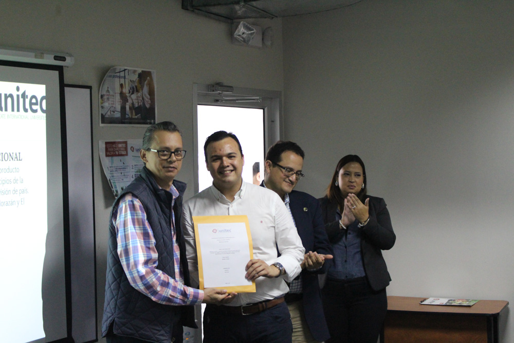 Estudiantes y docentes de UNITEC TGU entregan proyectos de vinculaci&oacute;n para apoyar a alcald&iacute;as y organizaciones