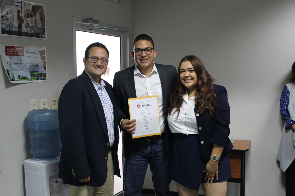 Estudiantes y docentes de UNITEC TGU entregan proyectos de vinculaci&oacute;n para apoyar a alcald&iacute;as y organizaciones