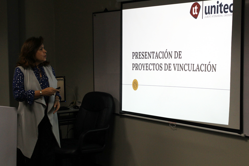 Estudiantes y docentes de UNITEC TGU entregan proyectos de vinculaci&oacute;n para apoyar a alcald&iacute;as y organizaciones