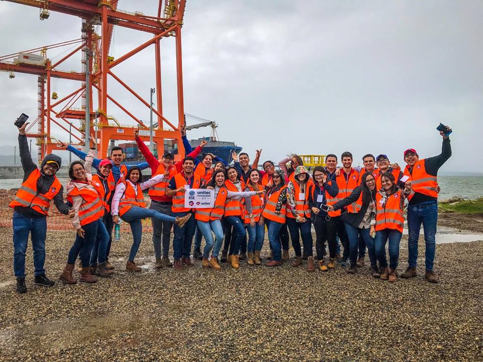 Estudiantes de Ingenier&iacute;a Industrial realizan gira a empresas en San Pedro Sula