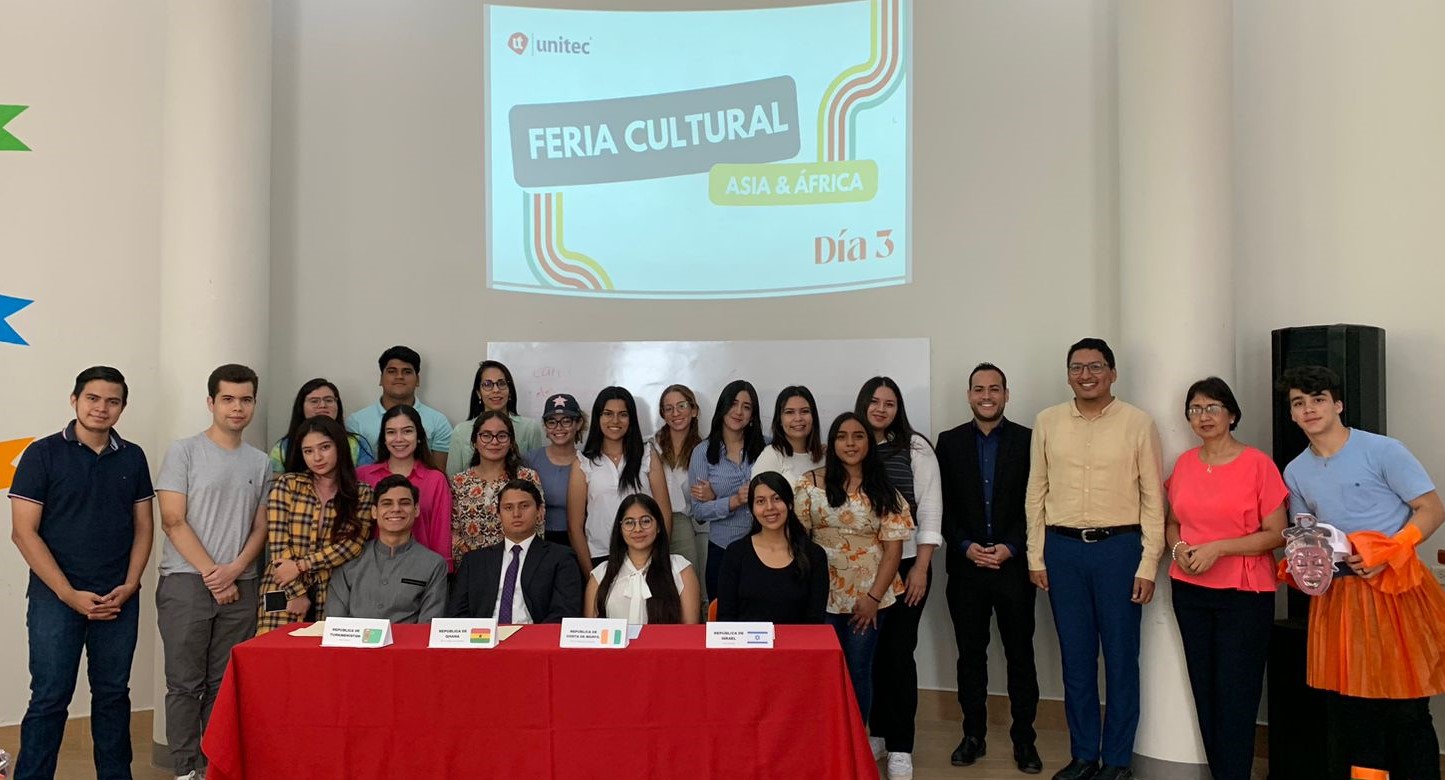 Feria Cultural de Asia y &Aacute;frica de estudiantes de la carrera de Relaciones Internacionales
