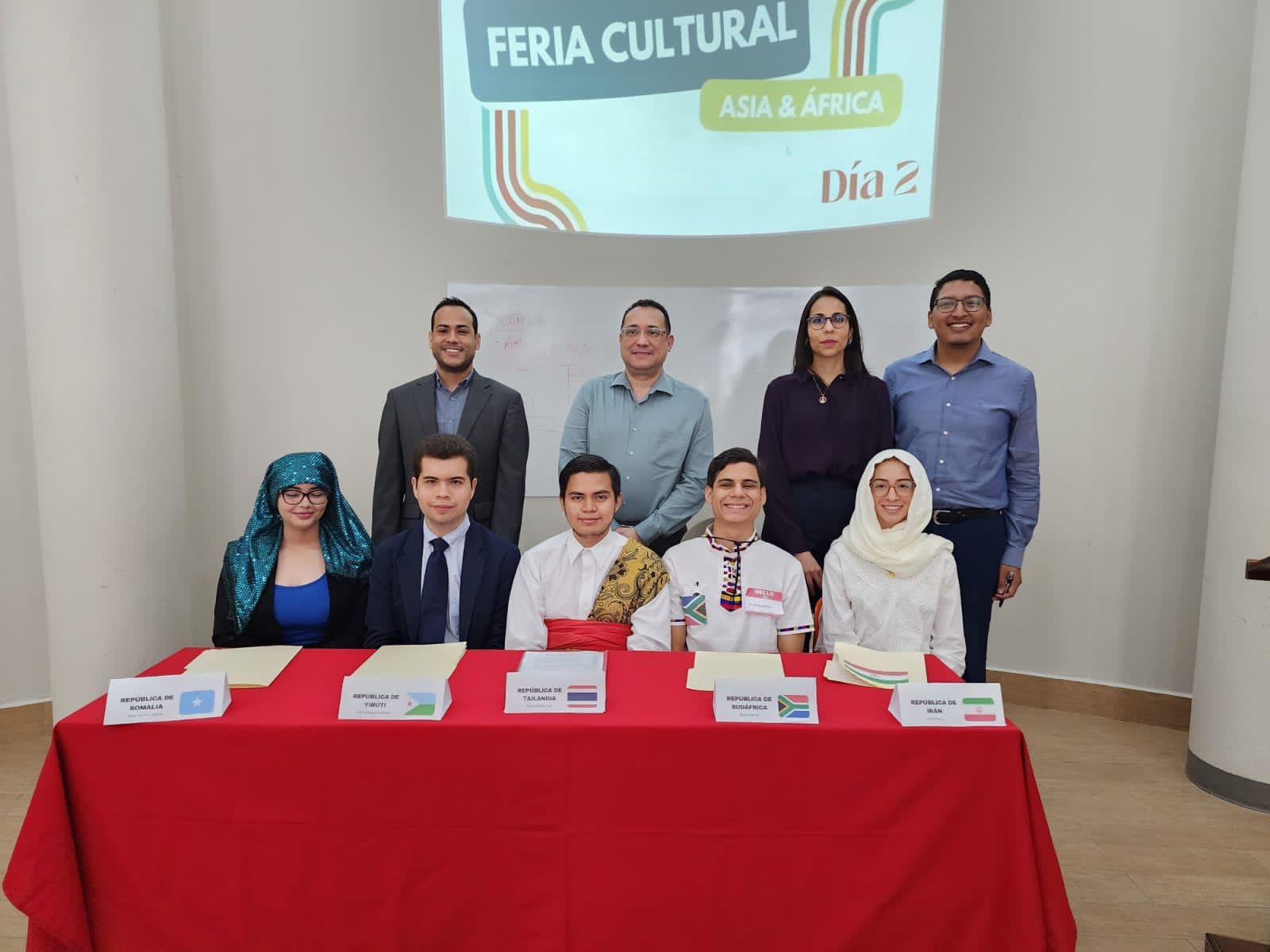 Feria Cultural de Asia y &Aacute;frica de estudiantes de la carrera de Relaciones Internacionales
