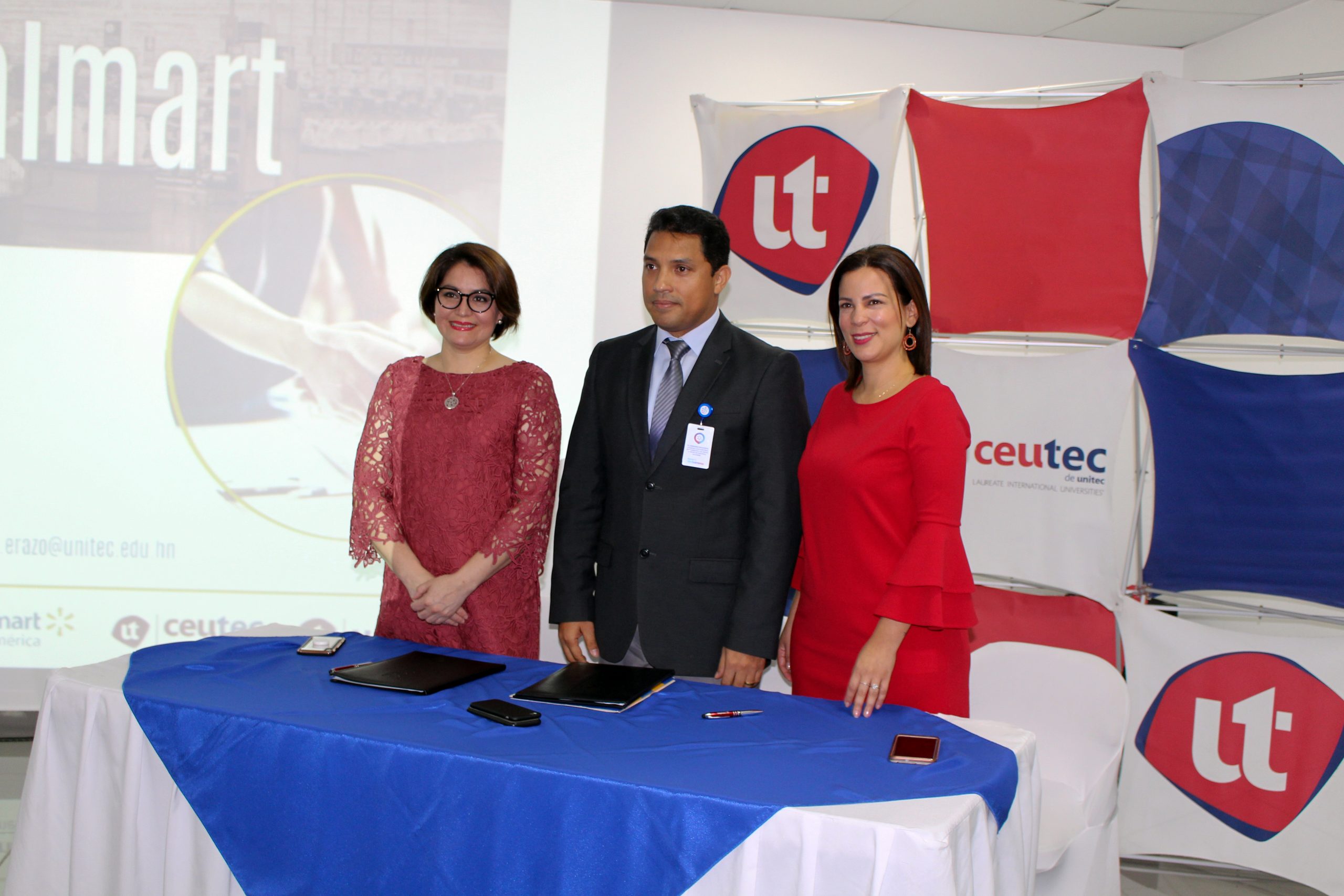 UNITEC y Walmart suscriben convenio de formaci&oacute;n y vinculaci&oacute;n acad&eacute;mica