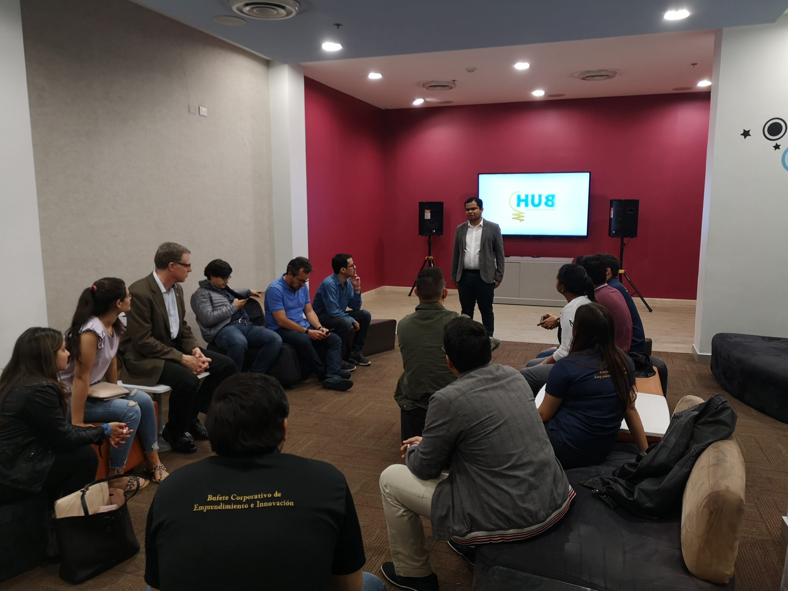 El HUB de Emprendimiento de UNITEC organiza meetup en TGU y SPS con experto en innovaci&oacute;n y emprendimiento de Uruguay
