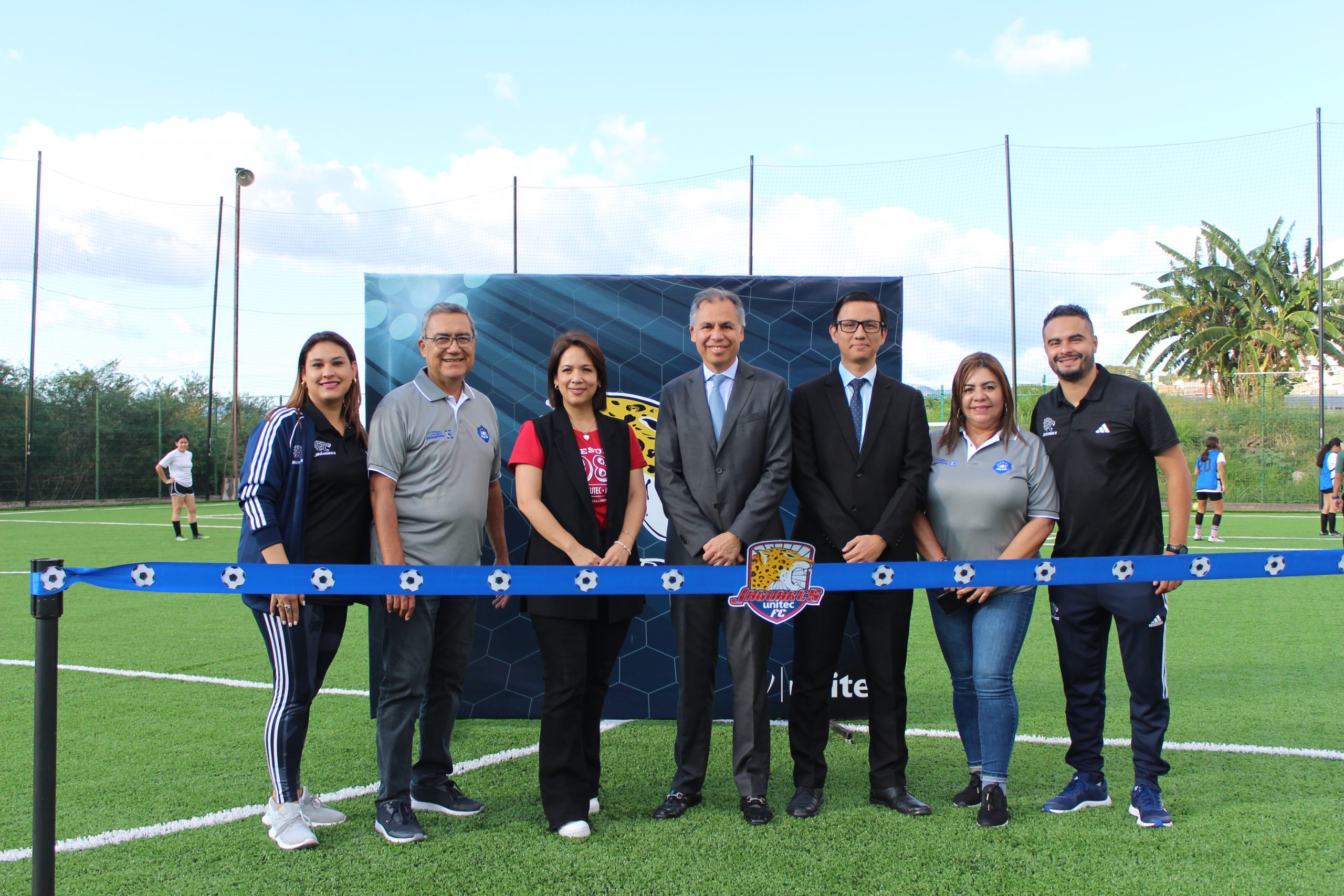 UNITEC CELEBRA LA REINAUGURACI&Oacute;N DE SU CANCHA DE F&Uacute;TBOL 7 EN TEGUCIGALPA