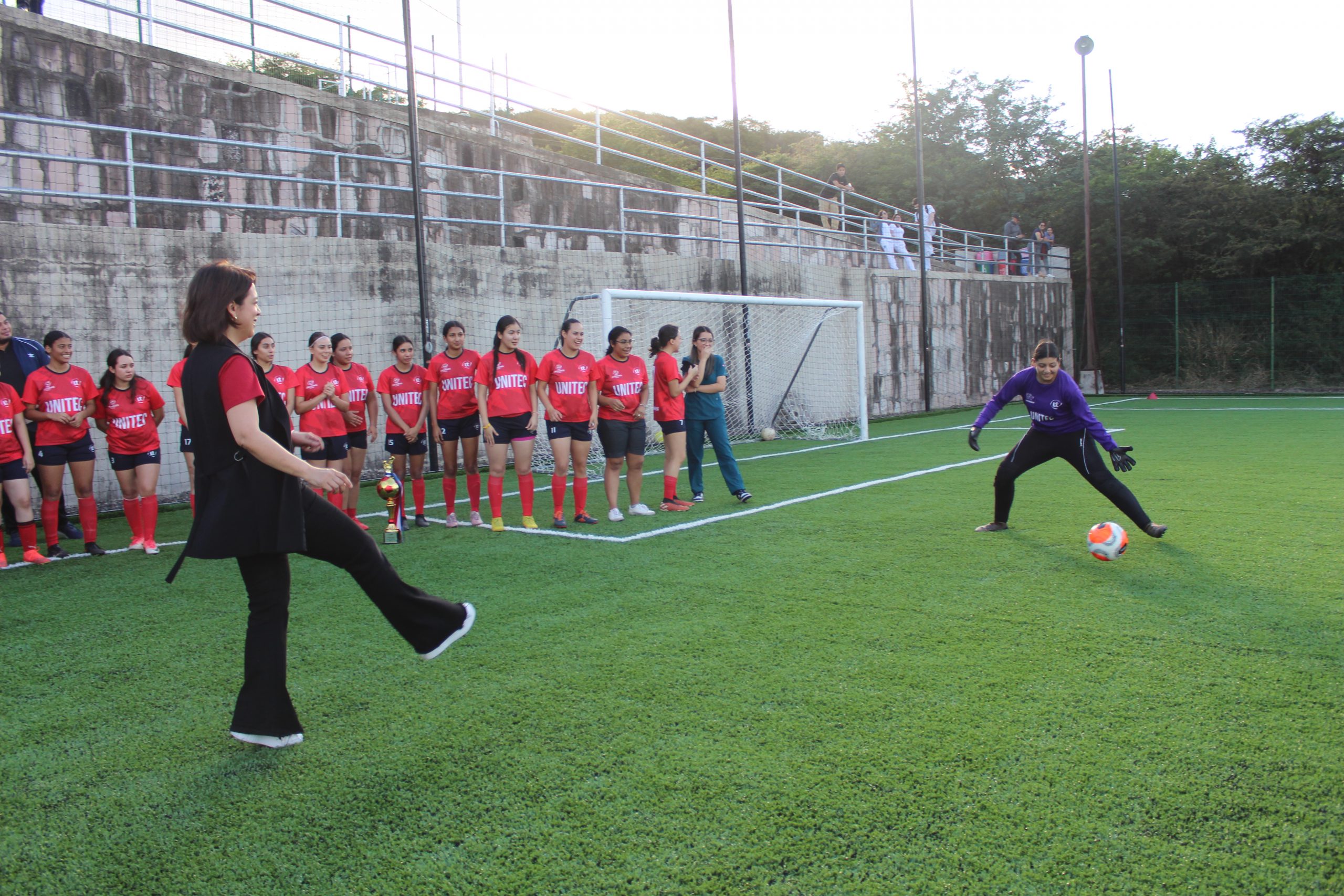 UNITEC CELEBRA LA REINAUGURACI&Oacute;N DE SU CANCHA DE F&Uacute;TBOL 7 EN TEGUCIGALPA