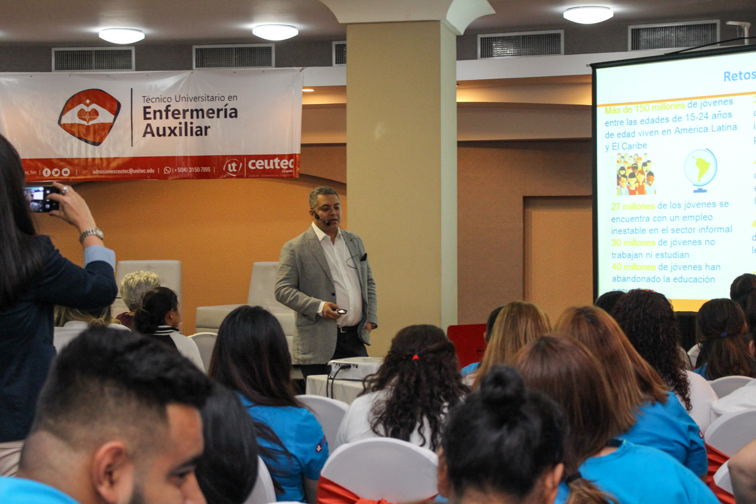 CEUTEC y USAID llevan a cabo foro de empleabilidad para los futuros profesionales de la enfermer&iacute;a de TGU