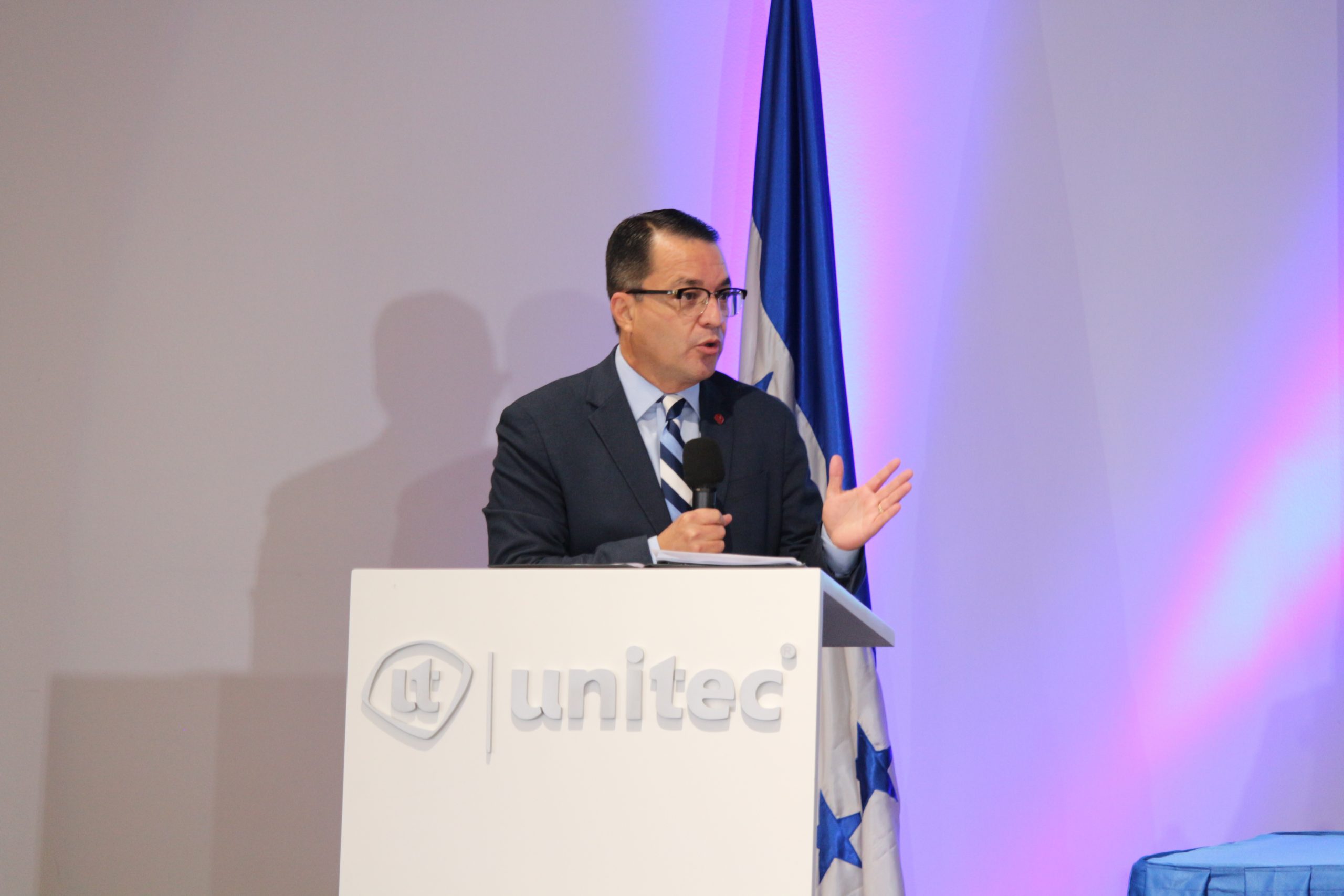 El Programa de Becas Fundaci&oacute;n Nasser-UNITEC entrega las primeras 100 becas