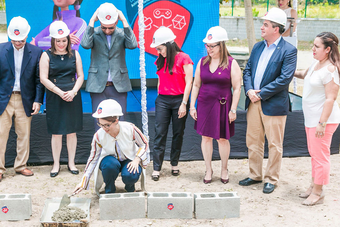 UNITEC coloca la primera piedra del Centro Avanzado de Medios de su campus en San Pedro Sula