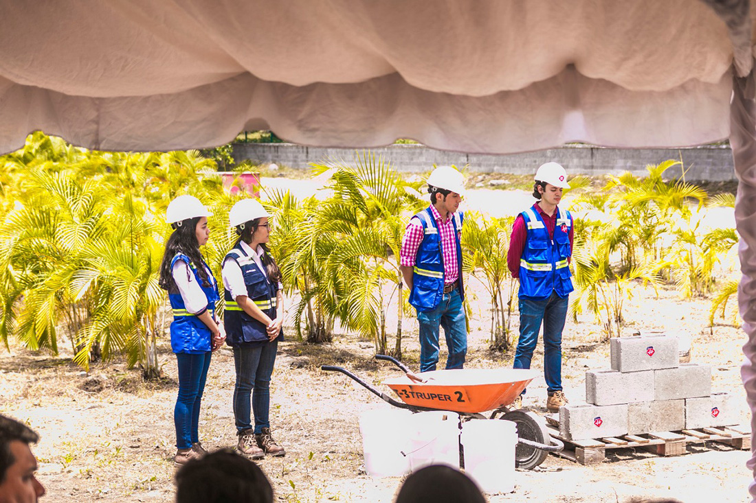 UNITEC coloca la primera piedra del Centro Avanzado de Medios de su campus en San Pedro Sula