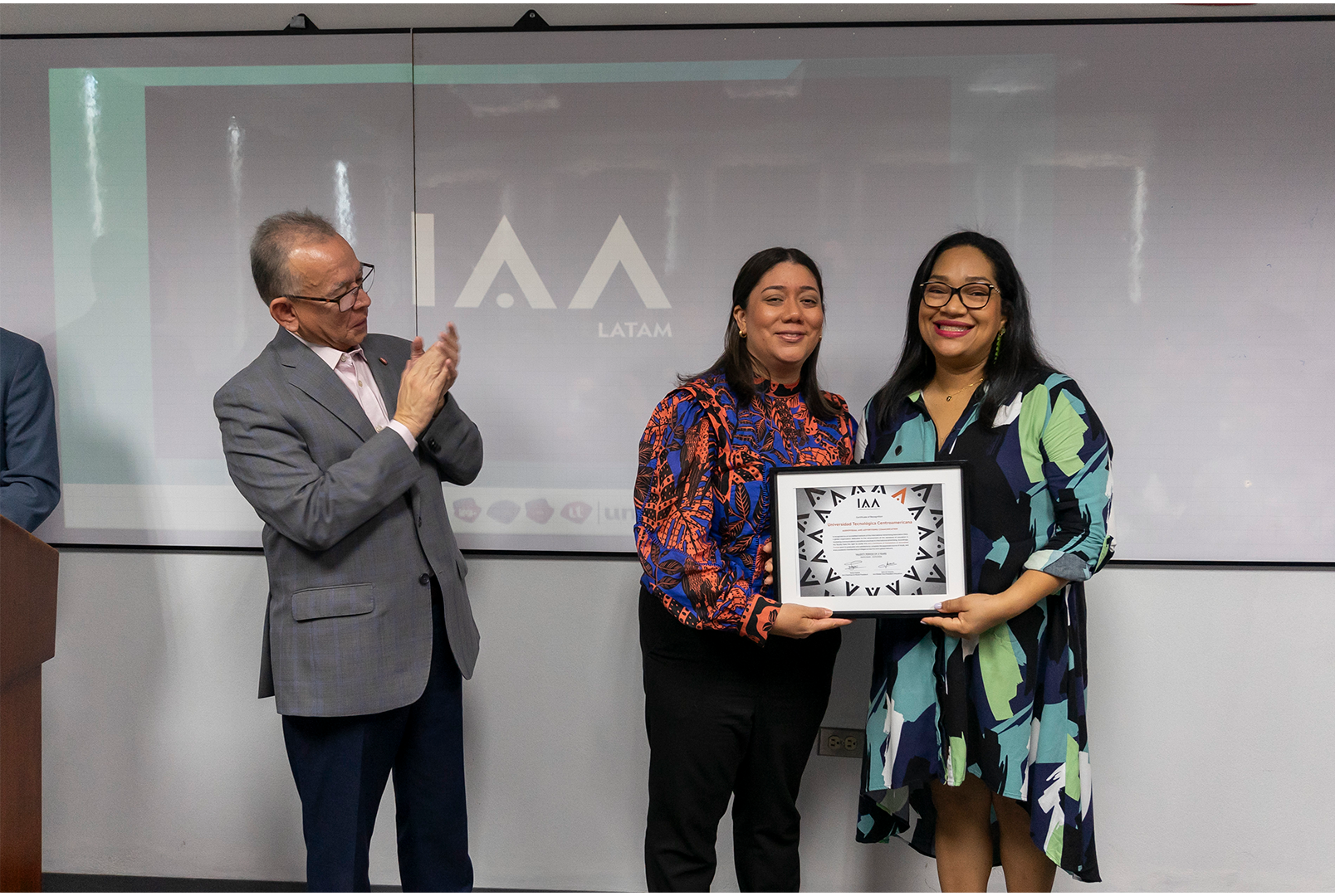 LICENCIATURA EN COMUNICACI&Oacute;N AUDIOVISUAL Y PUBLICITARIA DE UNITEC RECIBE ACREDITACI&Oacute;N DE LA IAA