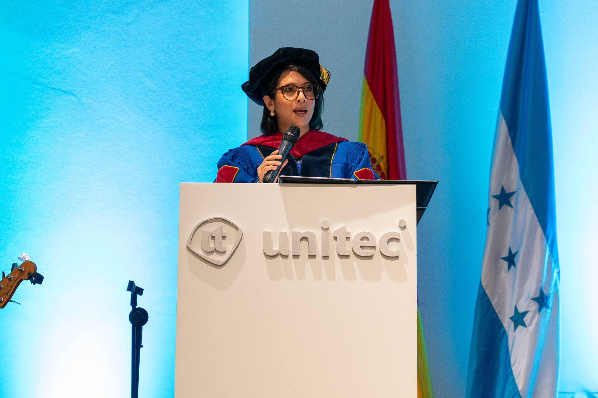 Doctorado Honoris Causa al compromiso humanitario y a la excelencia m&eacute;dica