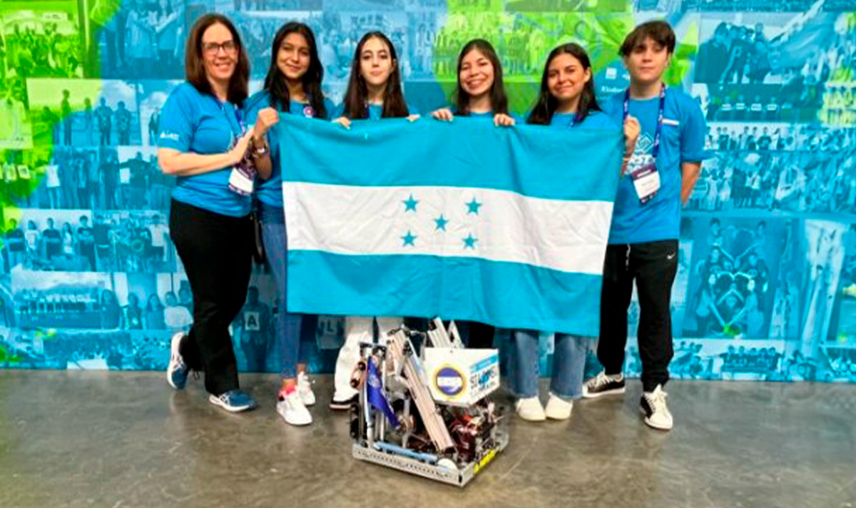 &iexcl;Unidos por la rob&oacute;tica! Estudiantes de UNITEC se unen para apoyar a j&oacute;venes sobresalientes en la competencia First Global