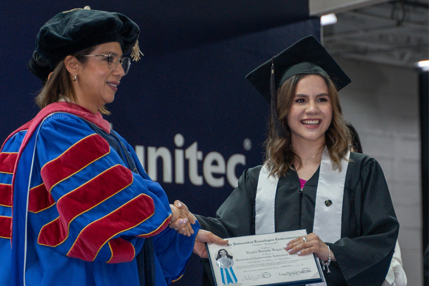 UNITEC y CEUTEC celebran el triunfo acad&eacute;mico de 863 nuevos profesionales hondure&ntilde;os
