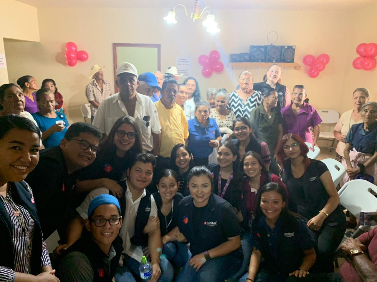 Estudiantes de la Facultad de Ciencias de la Salud de UNITEC realizan feria de la salud en la Casa de El Abuelo