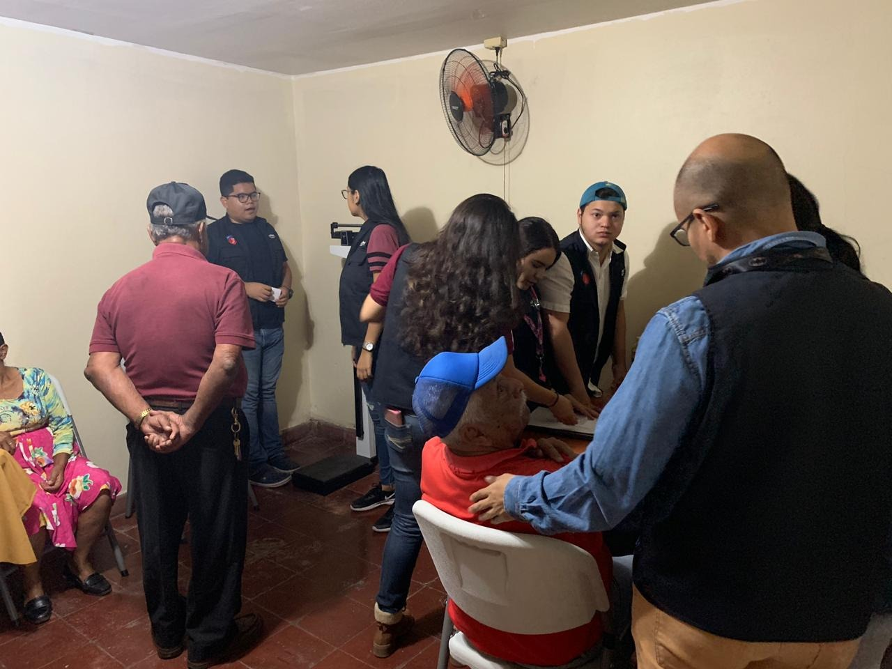 Estudiantes de la Facultad de Ciencias de la Salud de UNITEC realizan feria de la salud en la Casa de El Abuelo
