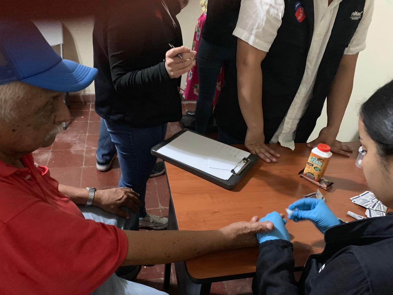 Estudiantes de la Facultad de Ciencias de la Salud de UNITEC realizan feria de la salud en la Casa de El Abuelo