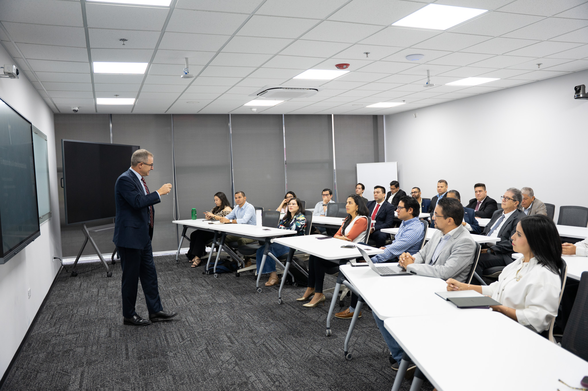 UNITEC Business School fortalece su presencia en la comunidad empresarial de Honduras