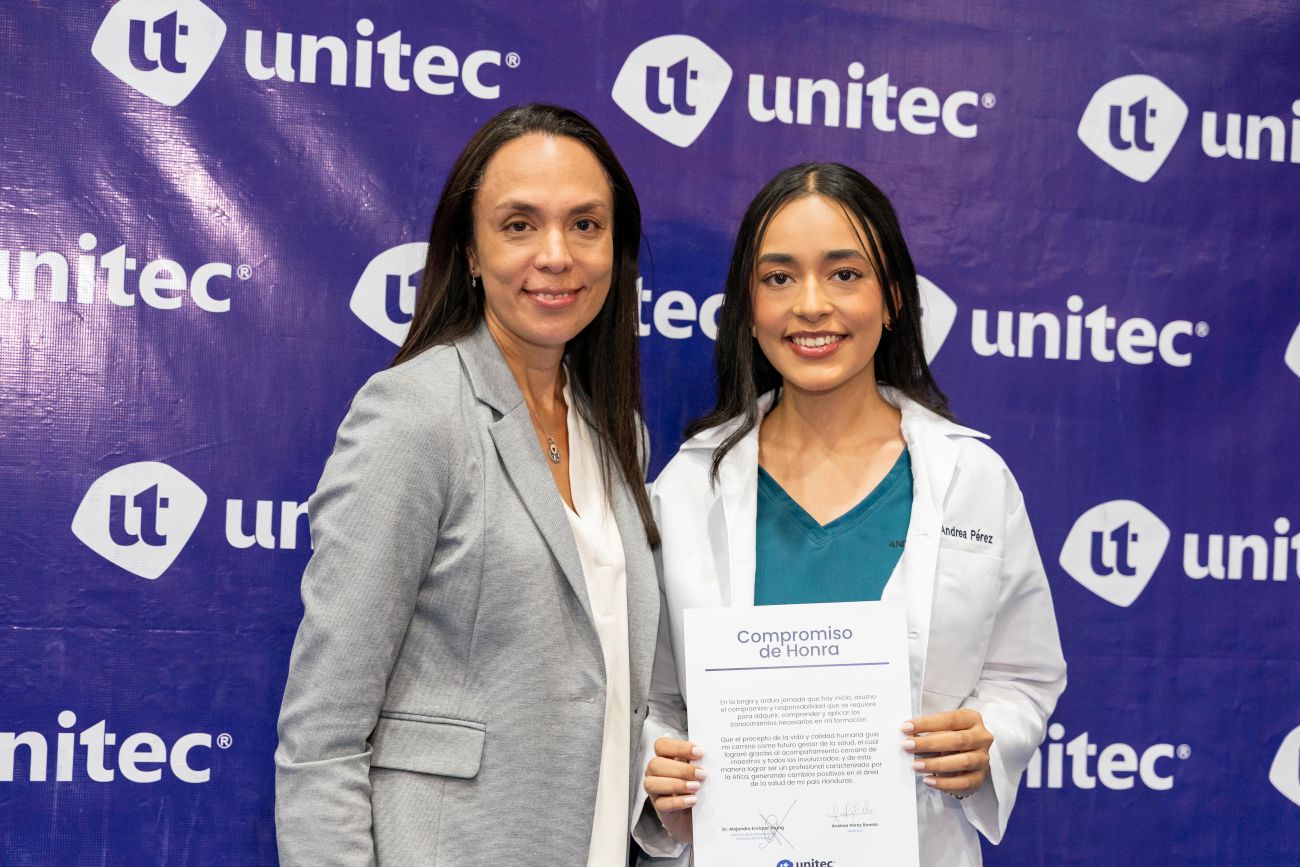 Ceremonia de la Bata Blanca UNITEC: un s&iacute;mbolo de vocaci&oacute;n y compromiso con la salud
