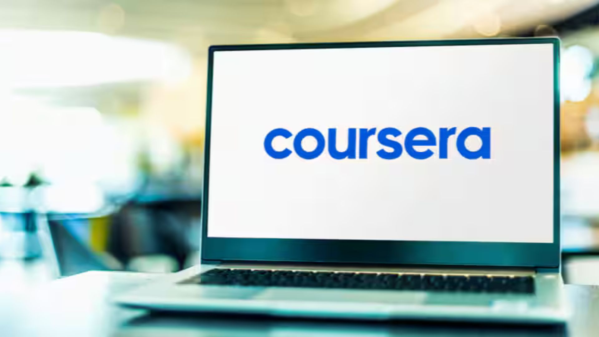 &iquest;C&oacute;mo funcionan las plataformas tipo Coursera y qu&eacute; beneficios ofrecen?