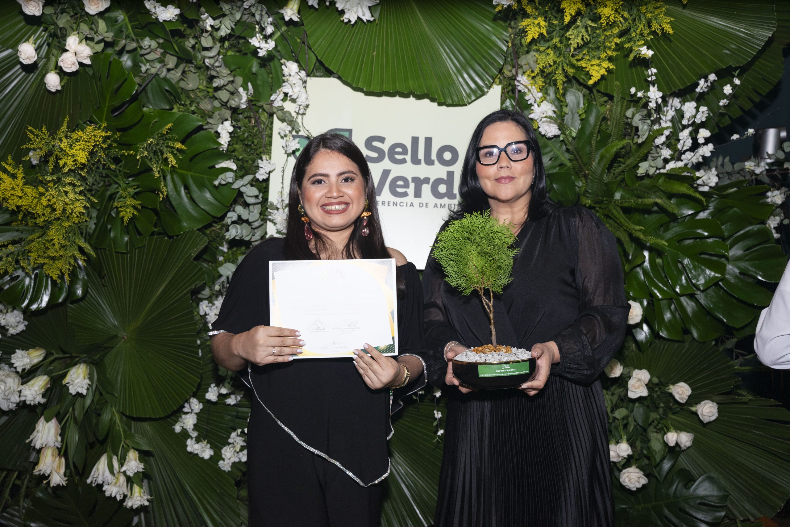 UNITEC recibe el reconocimiento &ldquo;Sello Verde&rdquo; por la Municipalidad de San Pedro Sula