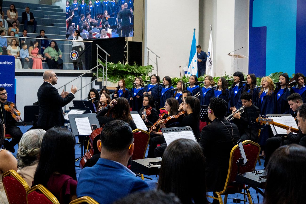 489 nuevos profesionales que fortalecer&aacute;n el desarrollo de Honduras y la regi&oacute;n