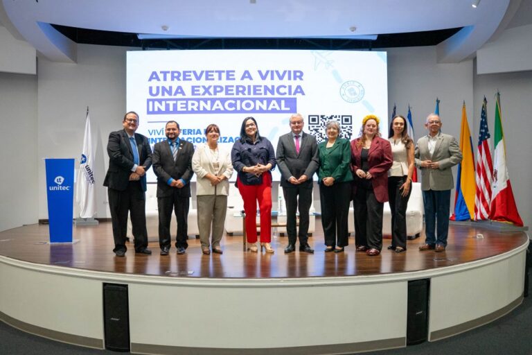 Invitados del panel internacional