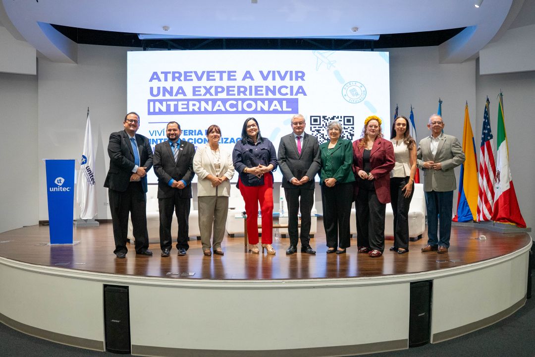 Invitados del panel internacional