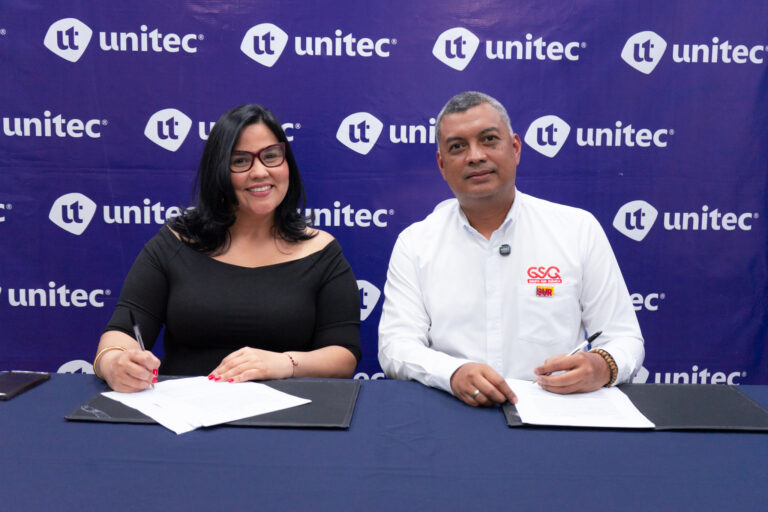 Firma de convenio entre UNITEC y Grupo SUR Qu&iacute;mica