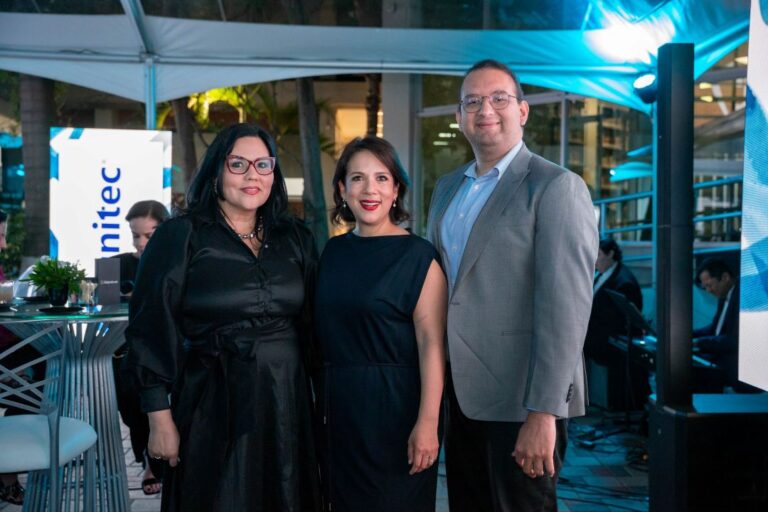 Autoridades UNITEC acompa&ntilde;an Alumni Vuelve a Casa