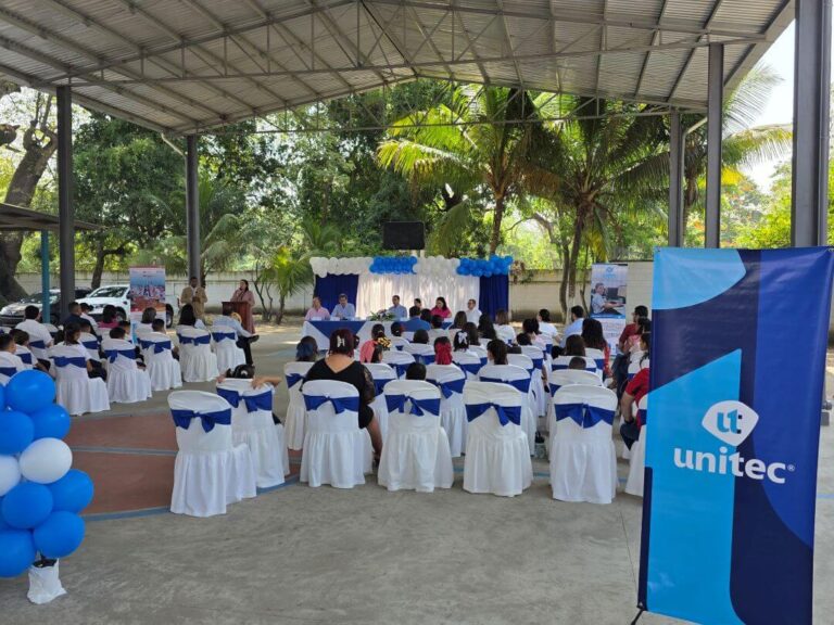ceremonia-proyecto-kappa-unitec-centro-bogran.jpg