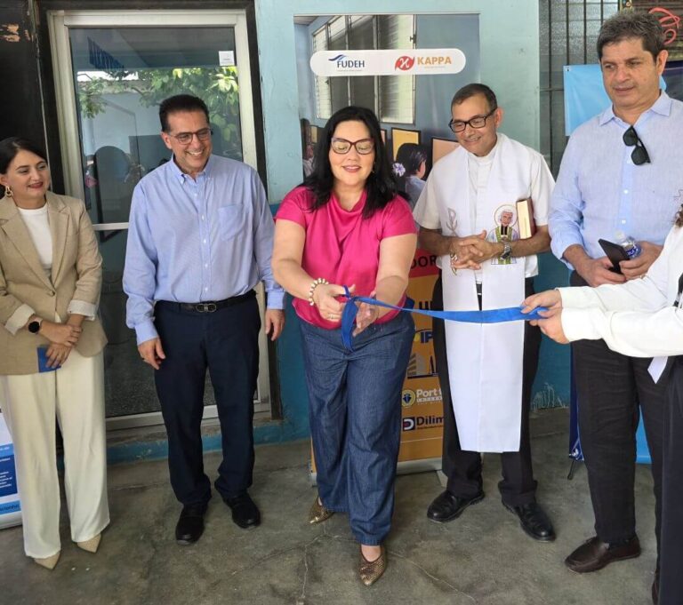 corte-cinta-laboratorio-kappa-unitec-fudeh.jpg