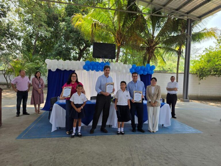 entrega-reconocimientos-unitec-fudeh-kappa.jpg