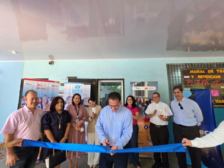 inauguracion-laboratorio-computacion-proyecto-kappa.jpg