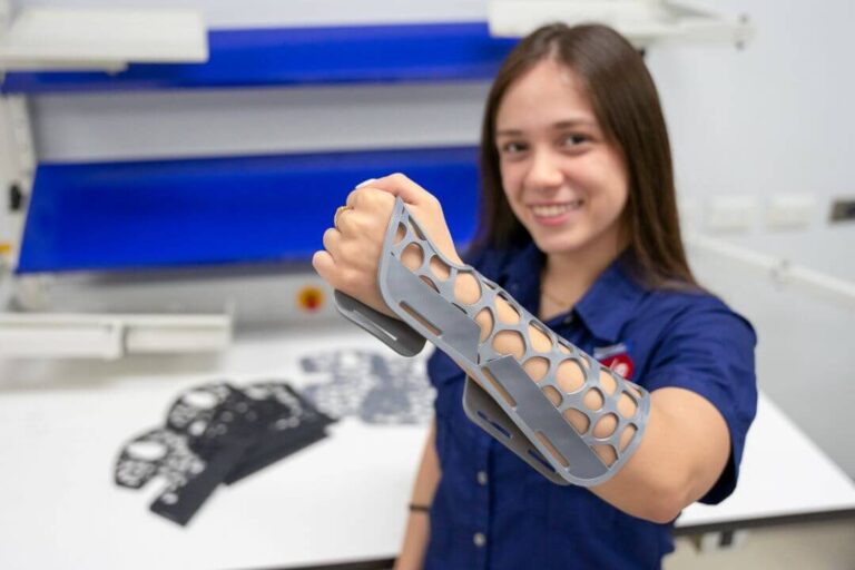 F&eacute;rula 3D de antebrazo fabricada en laboratorio UNITEC