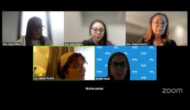 Panel de especialistas participando en una sesi&oacute;n virtual sobre vacunaci&oacute;n y tos ferina.
